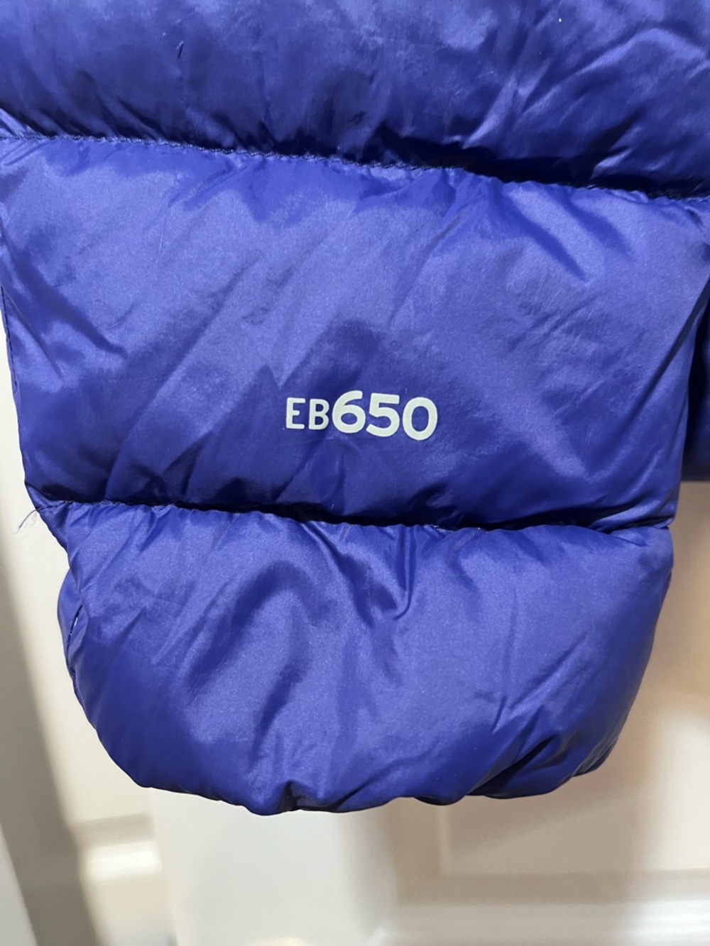 Eddie Bauer Womens Hooded Lightweigt Puffer Jacket in Royal Blue - Picture 4 of 6
